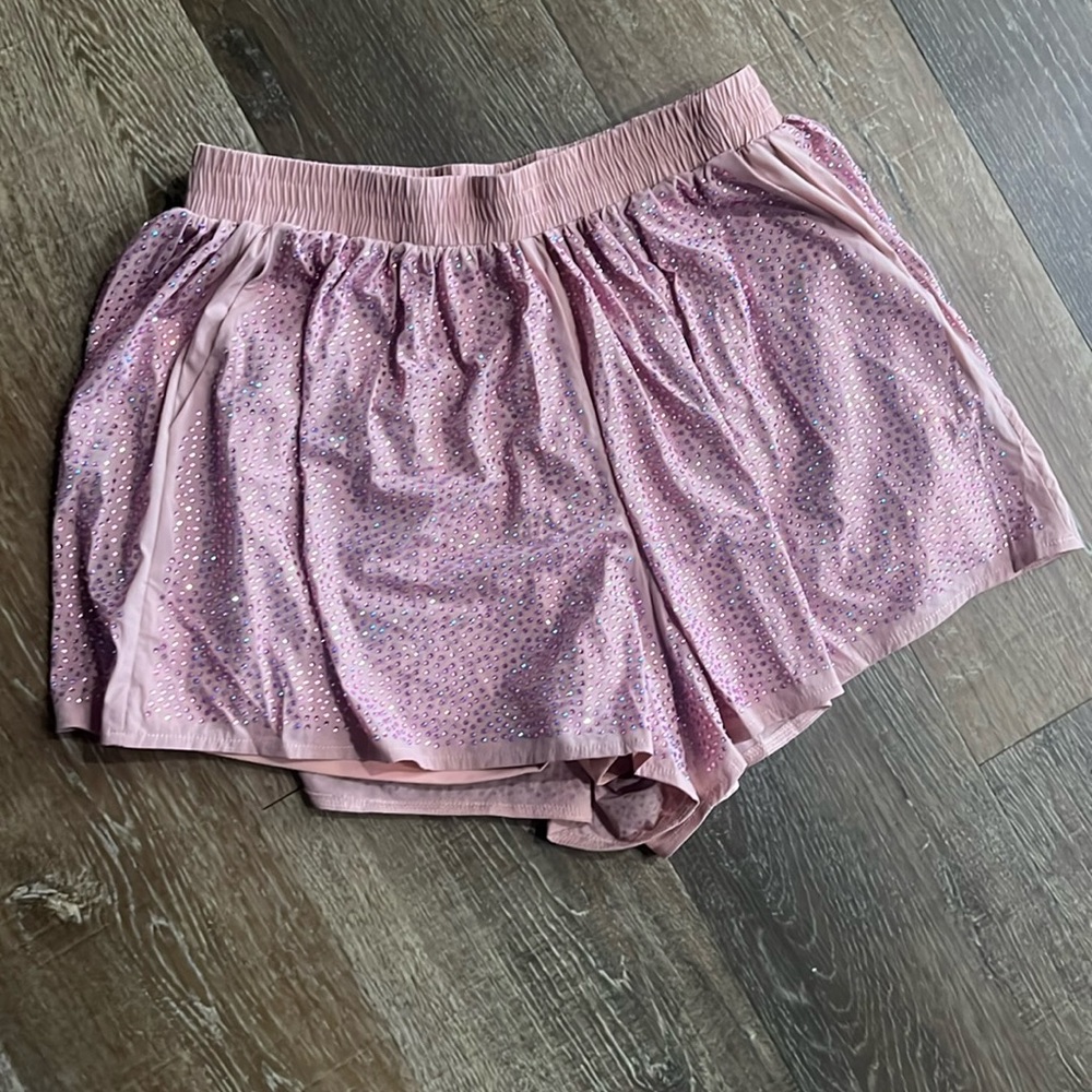 QUEEN OF SPARKLES - Light Pink Rhinestone Active Shorts